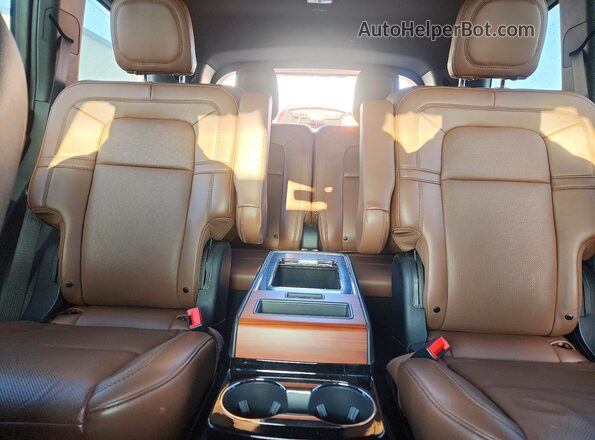 5LM5J7XC3LGL17383 2020 LINCOLN AVIATOR Black Rear seats view