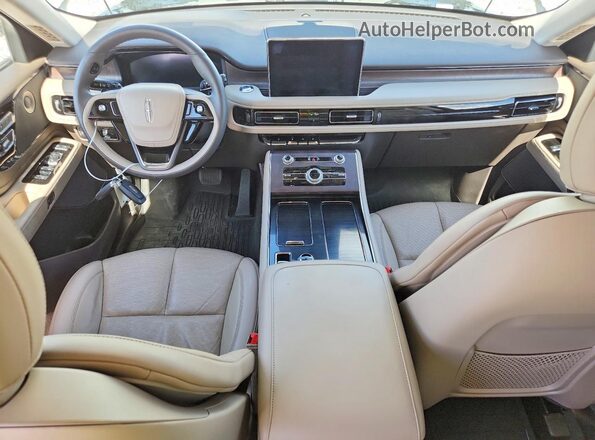 5LM5J7XC3RGL04724 2024 LINCOLN AVIATOR Белый Вид панели приборов