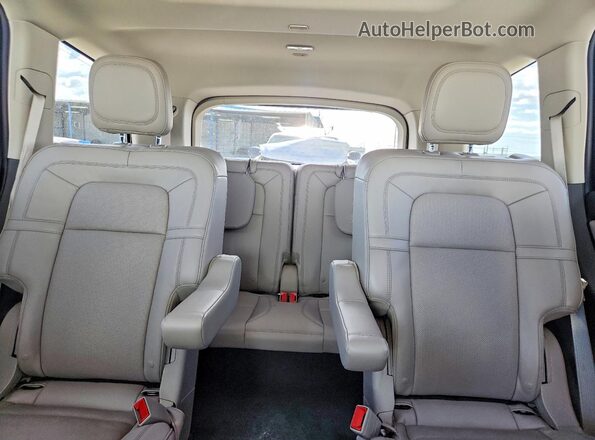 5LM5J7XC3RGL04724 2024 LINCOLN AVIATOR Белый Вид задних сидений