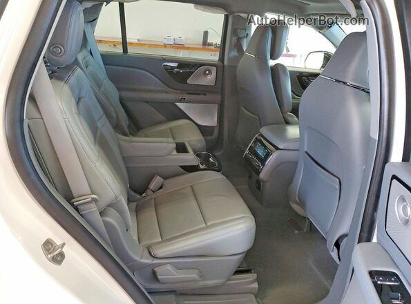 5LM5J7XC4LGL05484 2020 LINCOLN AVIATOR White Սալոնի հետևի տեսք