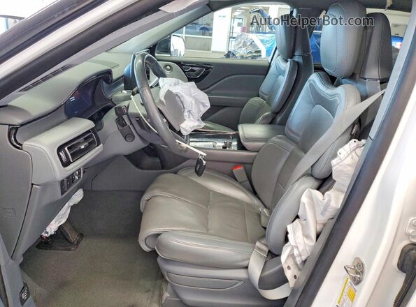 5LM5J7XC4LGL05484 2020 LINCOLN AVIATOR White Սալոնի դիմացի տեսք