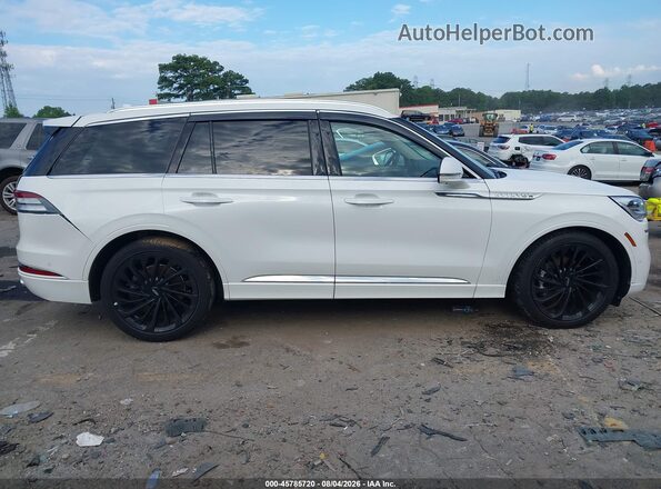 5LM5J7XC5NGL00992 2022 LINCOLN AVIATOR White უკანა სალონის ხედი