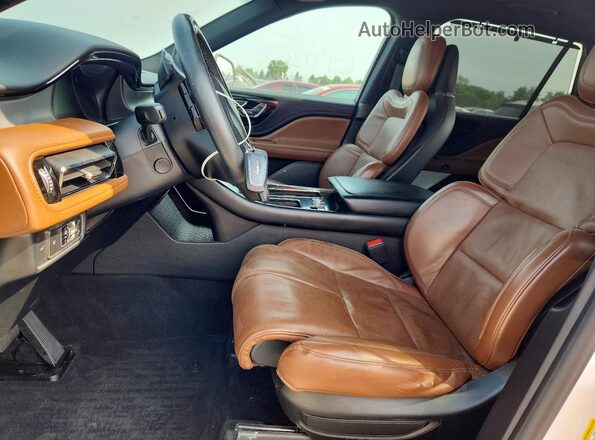 5LM5J7XC6MGL02121 2021 LINCOLN AVIATOR White Front interior view
