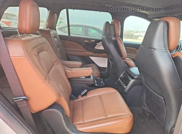 5LM5J7XC6MGL02121 2021 LINCOLN AVIATOR White Rear interior view