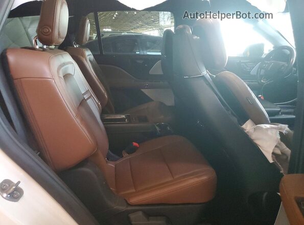 5LM5J7XC7LGL32632 2020 LINCOLN AVIATOR Белый Вид задней части салона