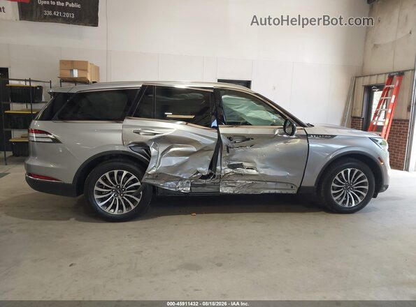 5LM5J7XC8MGL03447 2021 LINCOLN AVIATOR Silver უკანა სალონის ხედი