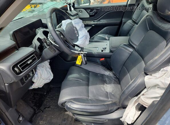 5LM5J7XC8SGL08810 2025 LINCOLN AVIATOR Синий Вид салона спереди