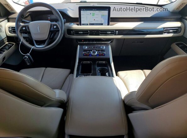 5LM5J7XC9LGL01608 2020 LINCOLN AVIATOR Белый Вид панели приборов