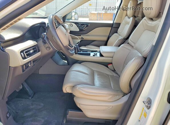 5LM5J7XC9LGL01608 2020 LINCOLN AVIATOR Белый Вид салона спереди