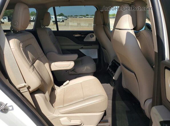 5LM5J7XC9LGL01608 2020 LINCOLN AVIATOR Белый Вид задней части салона