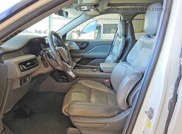 5LM5J7XCXLGL04405 2020 LINCOLN AVIATOR White წინა სალონის ხედი