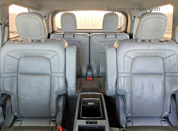 5LM5J7XCXLGL04405 2020 LINCOLN AVIATOR White უკანა სავარძლების ხედი