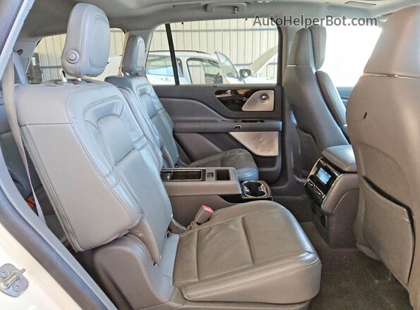 5LM5J7XCXLGL04405 2020 LINCOLN AVIATOR White უკანა სალონის ხედი