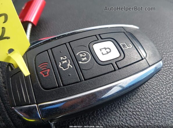 5LMCJ1C94HUL03435 2017 LINCOLN MKC Черный Вид панели приборов