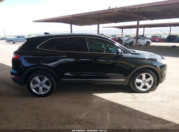 5LMCJ1C94HUL19733 2017 LINCOLN MKC Black Rear interior view