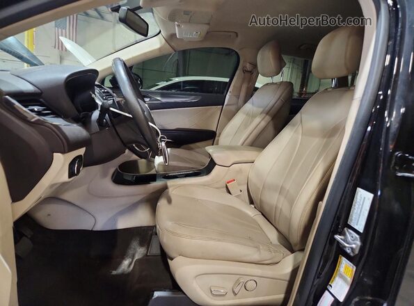 5LMCJ1C94HUL22292 2017 LINCOLN MKC Black წინა სალონის ხედი
