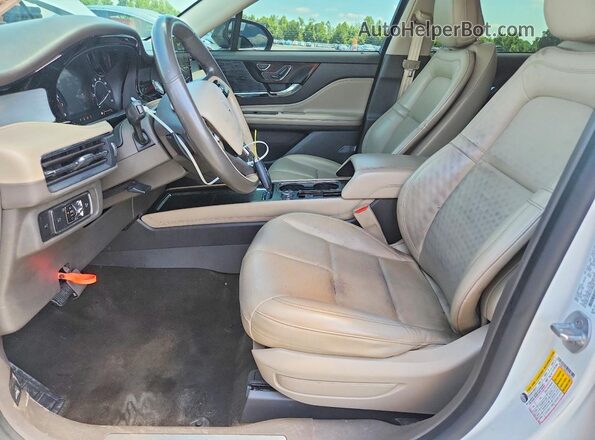 5LMCJ1C96LUL20519 2020 LINCOLN CORSAIR White Widok wnętrza z przodu