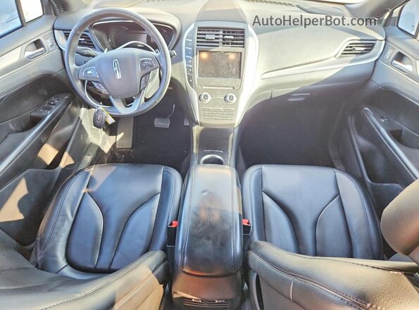5LMCJ1C97HUL46795 2017 LINCOLN MKC Белый Вид панели приборов