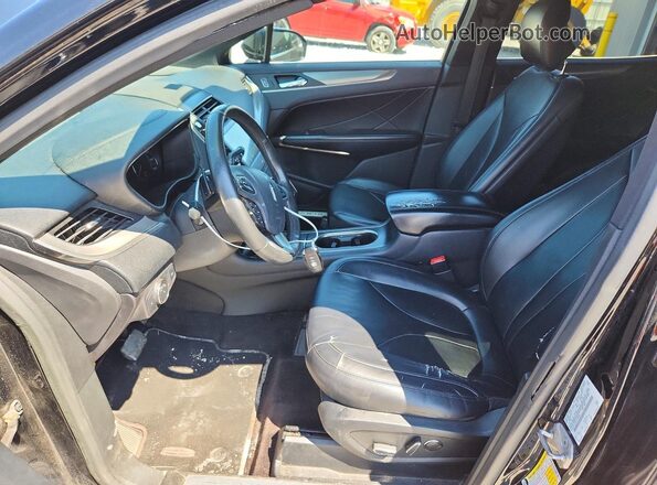5LMCJ1C98HUL12042 2017 LINCOLN MKC Black Вид салону спереду
