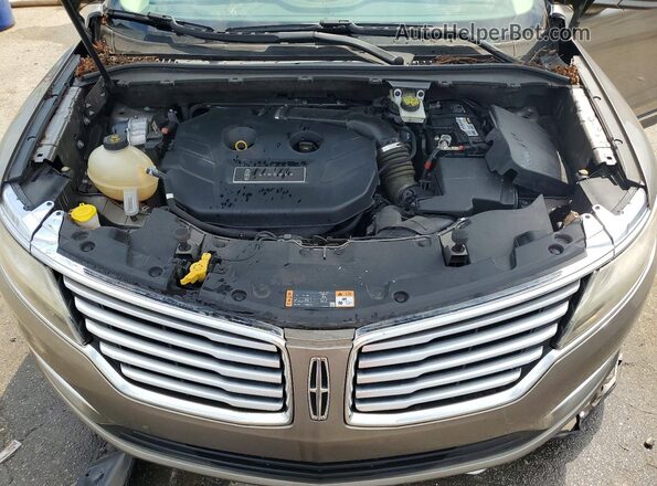 5LMCJ1C98HUL68529 2017 LINCOLN MKC Brown Engine compartment view