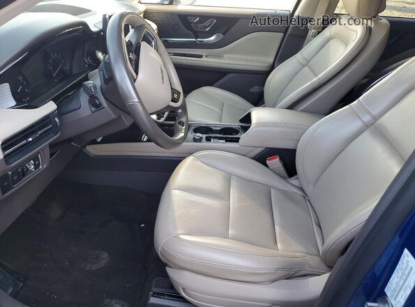 5LMCJ1C98LUL21557 2020 LINCOLN CORSAIR Blue Front interior view