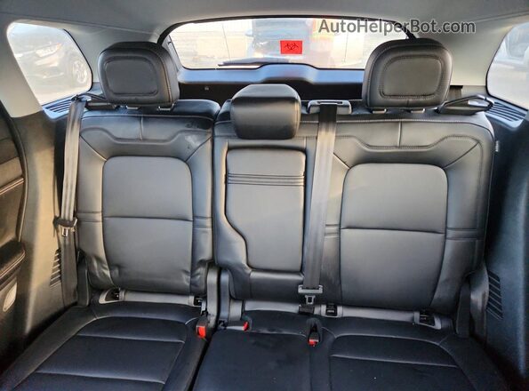 5LMCJ1C98MUL26355 2021 LINCOLN CORSAIR Silver Rear seats view