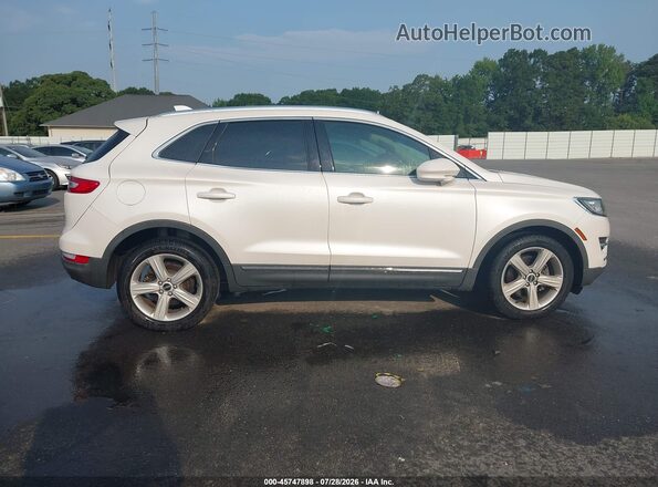 5LMCJ1C99JUL18700 2018 LINCOLN MKC White Rear interior view