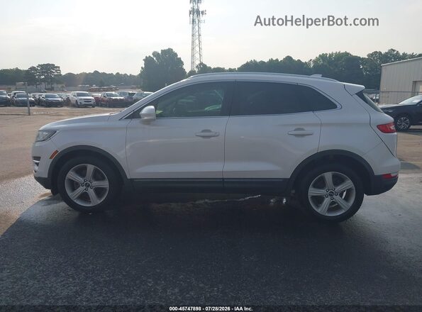 5LMCJ1C99JUL18700 2018 LINCOLN MKC White 360 interior view