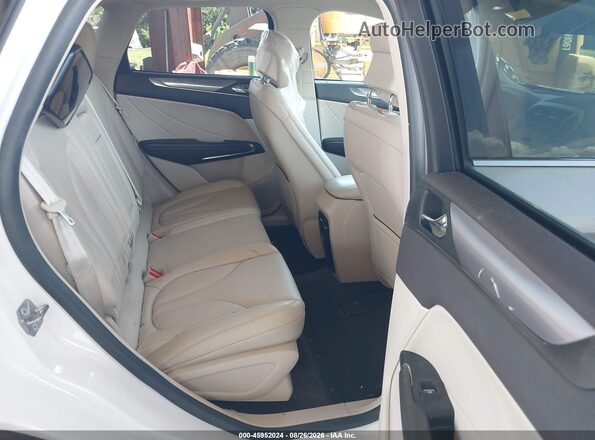 5LMCJ1C9XJUL00481 2018 LINCOLN MKC White VIN კოდის სტიკერის ხედი