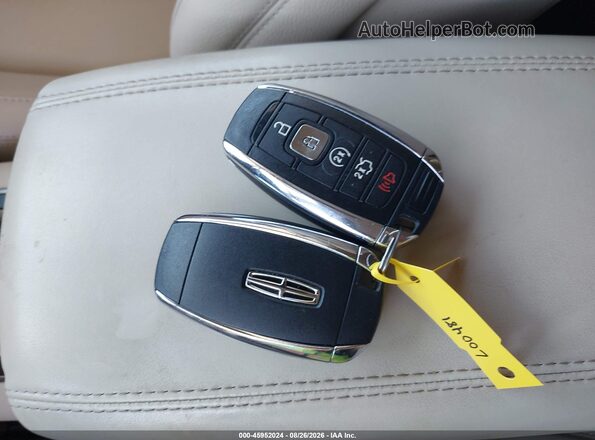 5LMCJ1C9XJUL00481 2018 LINCOLN MKC White წინა პანელის ხედი