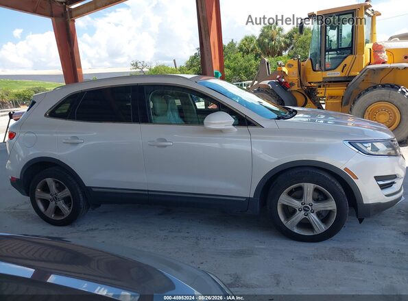 5LMCJ1C9XJUL00481 2018 LINCOLN MKC White უკანა სალონის ხედი
