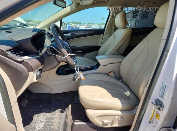 5LMCJ1C9XJUL08323 2018 LINCOLN MKC Белый Панорамный вид салона 360°