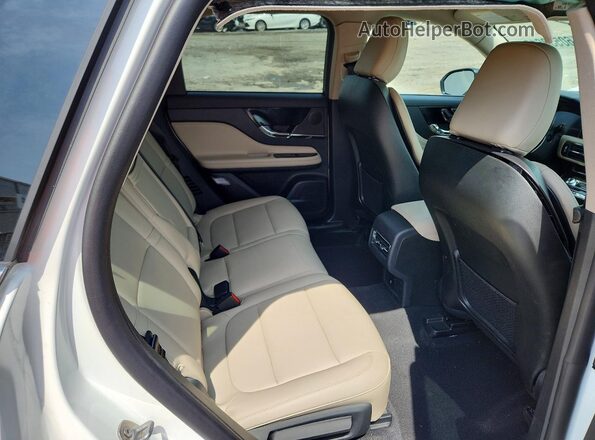 5LMCJ1CA5TUL07061 2026 LINCOLN CORSAIR White Widok wnętrza z tyłu