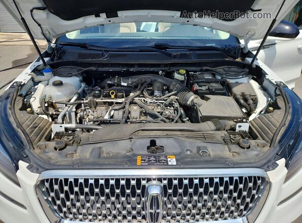 5LMCJ1D90NUL07587 2022 LINCOLN CORSAIR White Engine compartment view