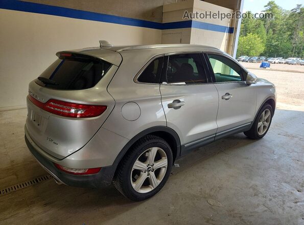 5LMCJ1D91JUL01016 2018 LINCOLN MKC Серебряный Задняя правая четверть