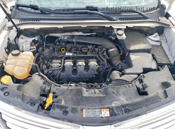5LMCJ1D93GUJ20749 2016 LINCOLN MKC White უკანა სალონის ხედი