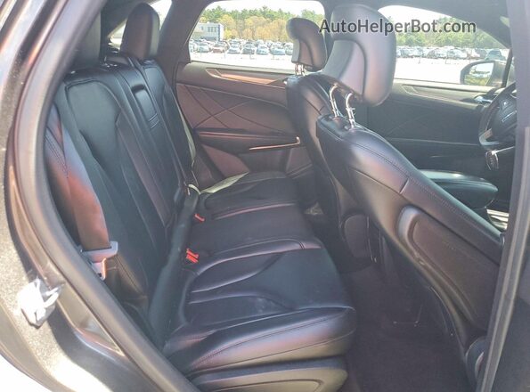5LMCJ1D94HUL46459 2017 LINCOLN MKC Black Widok wnętrza z tyłu