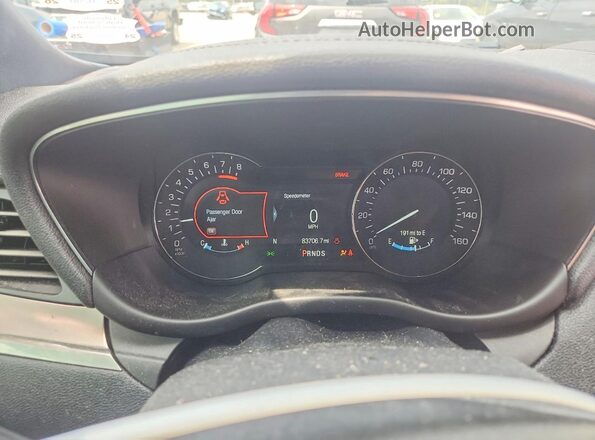 5LMCJ1D94KUL51846 2019 LINCOLN MKC Black Вид щитка приладів