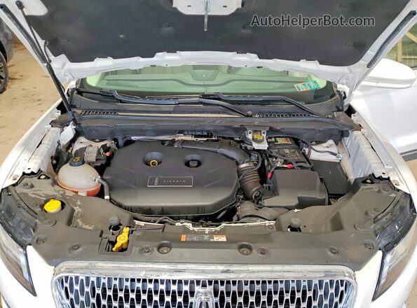 5LMCJ1D97KUL51503 2019 LINCOLN MKC White Engine compartment view