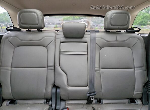5LMCJ1DA3RUL03663 2024 LINCOLN CORSAIR Blue Rear seats view