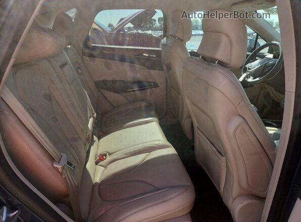 5LMCJ2C90JUL08725 2018 LINCOLN MKC Blue Rear interior view