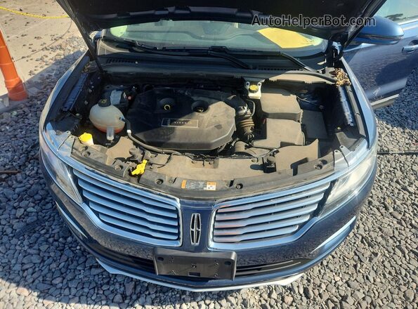 5LMCJ2C90JUL08725 2018 LINCOLN MKC Blue Engine compartment view