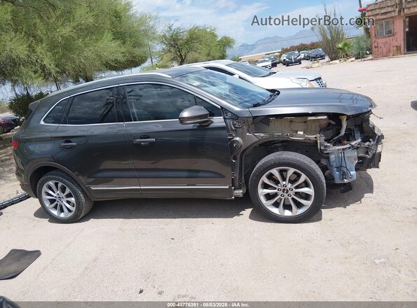 5LMCJ2C94HUL02386 2017 LINCOLN MKC Gray Rear interior view