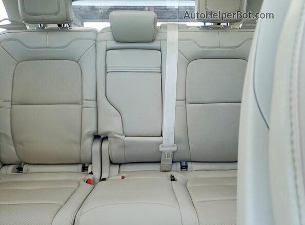5LMCJ2C95NUL04997 2022 LINCOLN CORSAIR White Rear seats view
