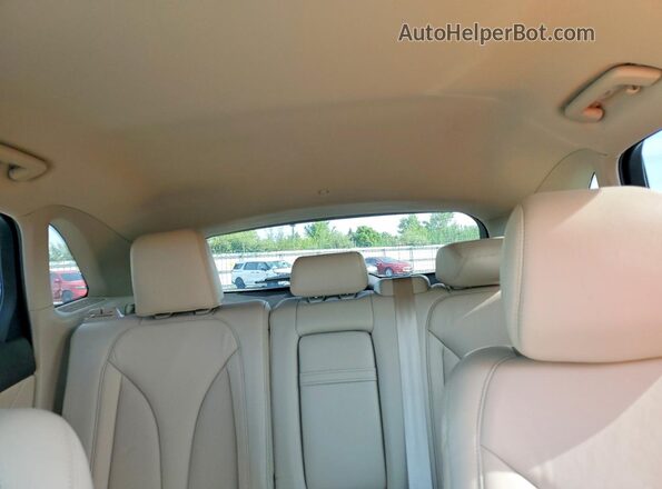 5LMCJ2C96KUL50835 2019 LINCOLN MKC White Rear seats view