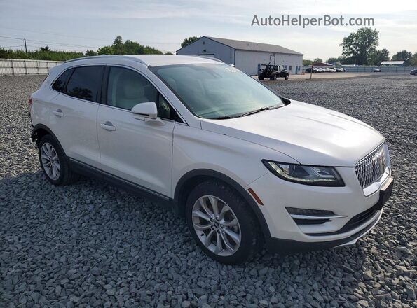5LMCJ2C96KUL50835 2019 LINCOLN MKC White Front right