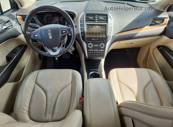 5LMCJ2D92JUL32667 2018 LINCOLN MKC Белый Вид панели приборов