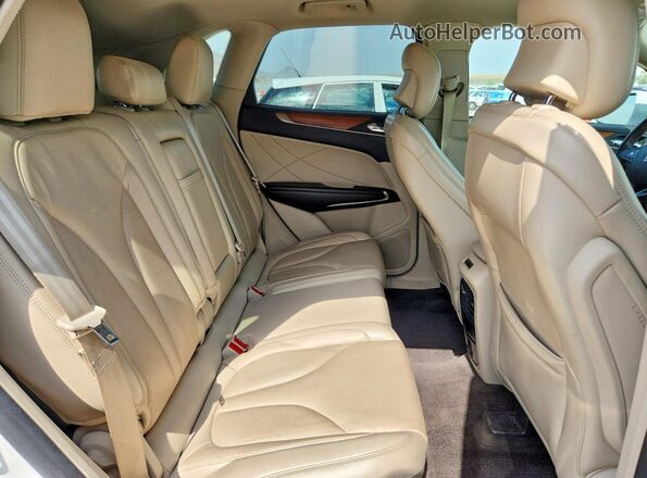 5LMCJ2D92JUL32667 2018 LINCOLN MKC Белый Вид задних сидений