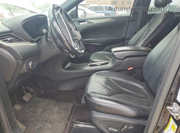 5LMCJ2D93HUL67874 2017 LINCOLN MKC Black Front interior view