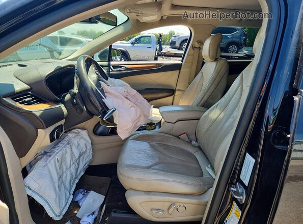 5LMCJ2D93KUL01820 2019 LINCOLN MKC Black Vista interior delantera